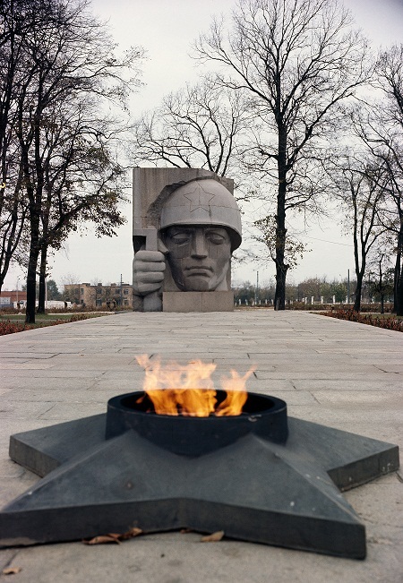 Скульптор  Дмитрий Борисович Рябичев Мемориал,  посвященный памяти погибших Воинов-коломенцев
