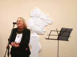 Издатель, составитель и главный редактор альманаха "Эолова арфа" Нина Краснова.
