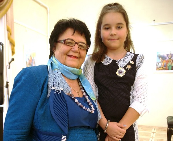 Лиза Радченко с бабушкой Галиной Михайловной Корольковой