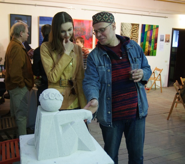 Алексей Горбушин рассказывает о скрытых смыслах своей композиции «Марина Цветаева» Мастерская скульптора Александра Рябичева 