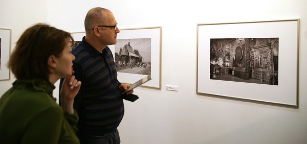 На выставке фотографий Валерия Близнюка Проект "Образ жизни" Салон ЦДХ 2015 