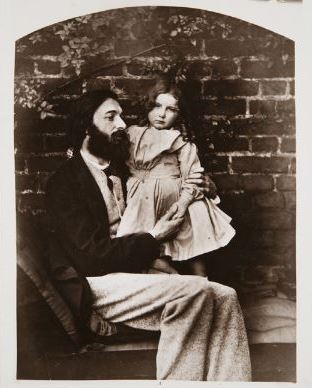 Ч.Л. Доджсон " Артур Хьюз с дочерью Агнес"  1863 г.   ТОМХ  Выставка в РАХ "Фотография викторианской эпохи"
