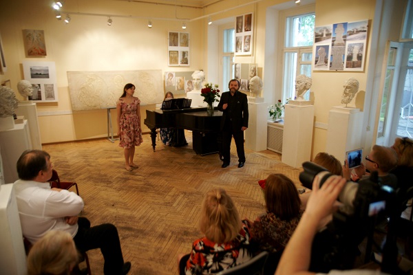 Алена Булгакова и Степан Сагайко солисты Музыкального Клуба МСХ Концерт в МСХ на Старосадском, д.5 31 мая 2015 года 