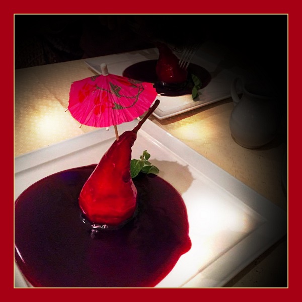 Хинкальная сеть кафе-ресторанов в Москве Десерт «Пьяная груша» Груша отваренная в сиропе из красного вина со сливками 310 руб.