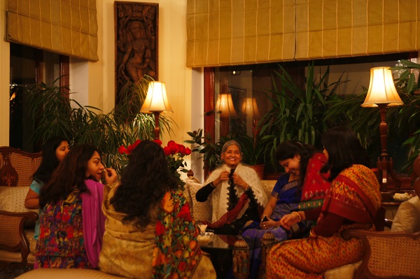 В посольстве Индии Кришна Рой с дрязьями