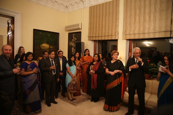 Чрезвычайный и Полномочный Посол Республики Индия в России Господин Пунди Шринивасан Рагхаван и его прекрасная жена Барбара Рагхаван на приеме в Резиденции Посла в Москве 29 декабря 2015 года