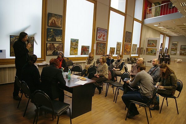 В Выставочном зале МОСХ на Беговой, 7 состоялся "Круглый стол" на темы об искусстве, продолжении традиций, о художественных династиях. Встреча прошла в рамках выставки "Наследники" 