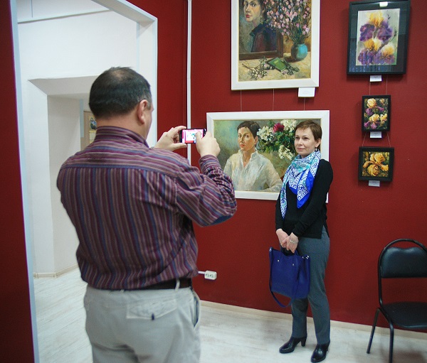 Выставка Женщины и цветы фото 2 Арт-Релиз.РФ