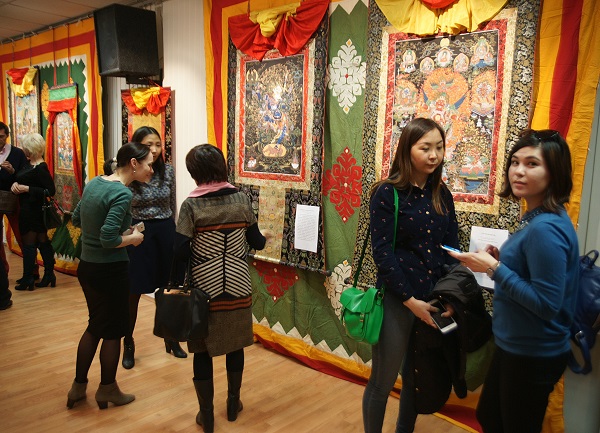 Выставка  Николая Дудко в Культурном центре  имени Джавахарлала Неру вернисаж 8 апреля 2016 г. 