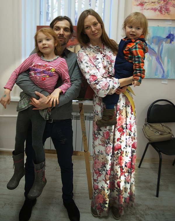 Кураторы  Алексей и Марина Гиляровы с детишками 
