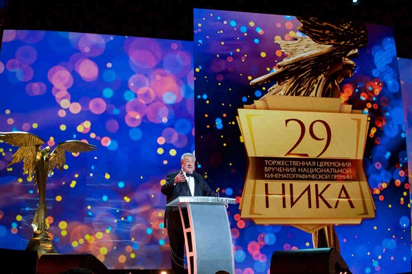Юлий Гусман Ведущий XXIX Церемонии награждения национальной кинематографической  премией "Ника" Фото: Дмитрий Коробейников