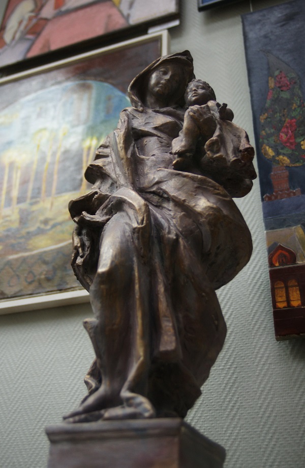 Скульптор  Георгий Курдов "Мария и Христос" 