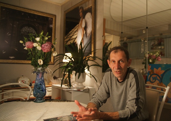 Юрий Петкевич писатель, художник автор выставки  "Обманули..."  с 16 ноября 2017 года  в Творческой Мастерской Рябичевых 