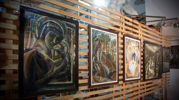 Выставка Юры в Творческой Мастерской Рябичевых картины на стендах Арт-Релиз.РФ