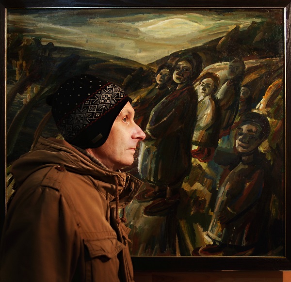 Юрий Петкевич художник, писатель, сценарист на фоне своей работы