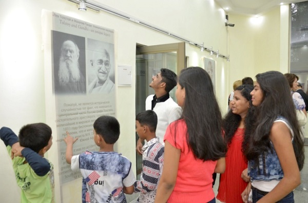 Выставка «Лев Толстой и Махатма Ганди уникальное наследие» в Российском центре науки и культуры в Мумбаи, Индия