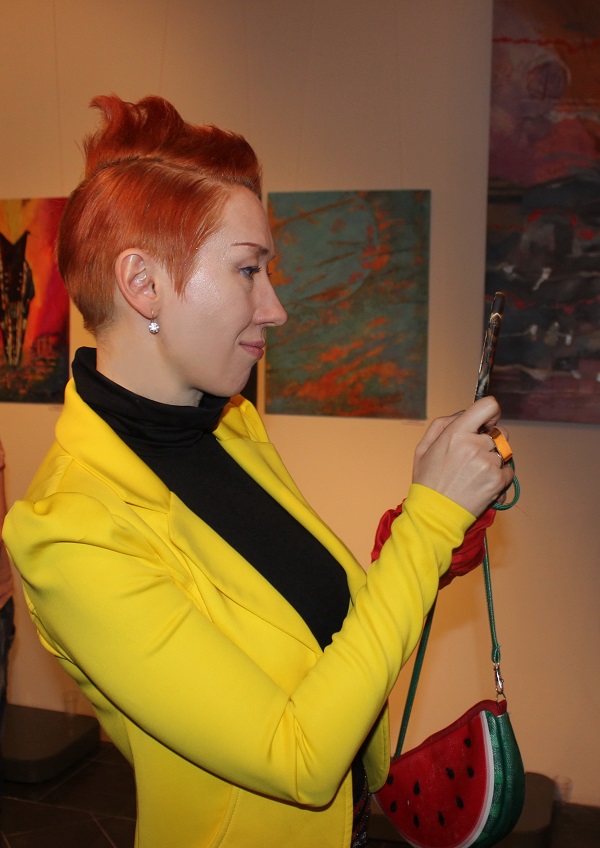 Наташа Монастырская  живописец, мультипликатор, иллюстратор, член международного некоммерческого партнерства «Искусство без границ»