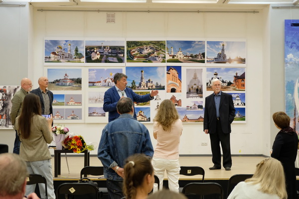 Открытие  юбилейной выставки  Виктора Орловского  в ЦДА 8 сентября 2020 г.