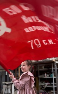 Олимпия правнучка скульптора Дмитрия Рябичева в Творческой Мастерской своего Дедушки. Четвертое поколение Рябичевых